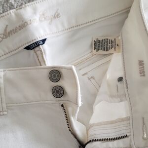 American Eagle Artist Cropped White Jeans